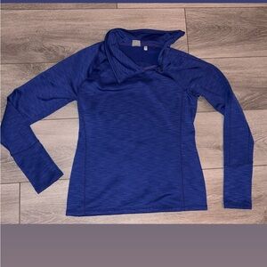 Athleta Size Medium Long Sleeved Pullover Sweatshirt Athletic Jacket Blue